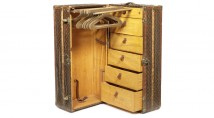 Louis_Vuitton_Trunk_Auction_01pop